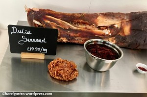 „Seaweed Meat“ von Hanan Alkouh sieht aus wie Fleisch und schmeckt wie Speck!