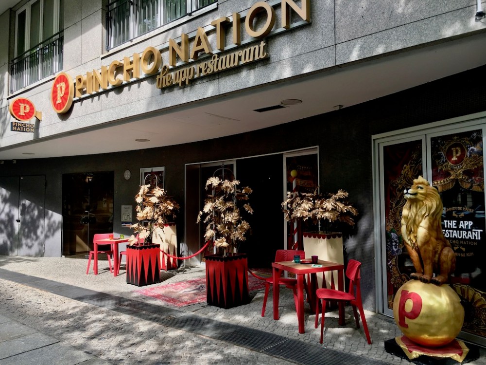 Pincho Nation Berlin Eingang Meinekestraße ©Oliver Numrich